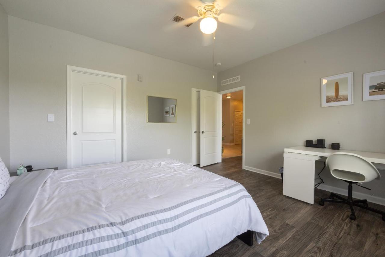Luxurious 2-bed W/lake View And Amenities