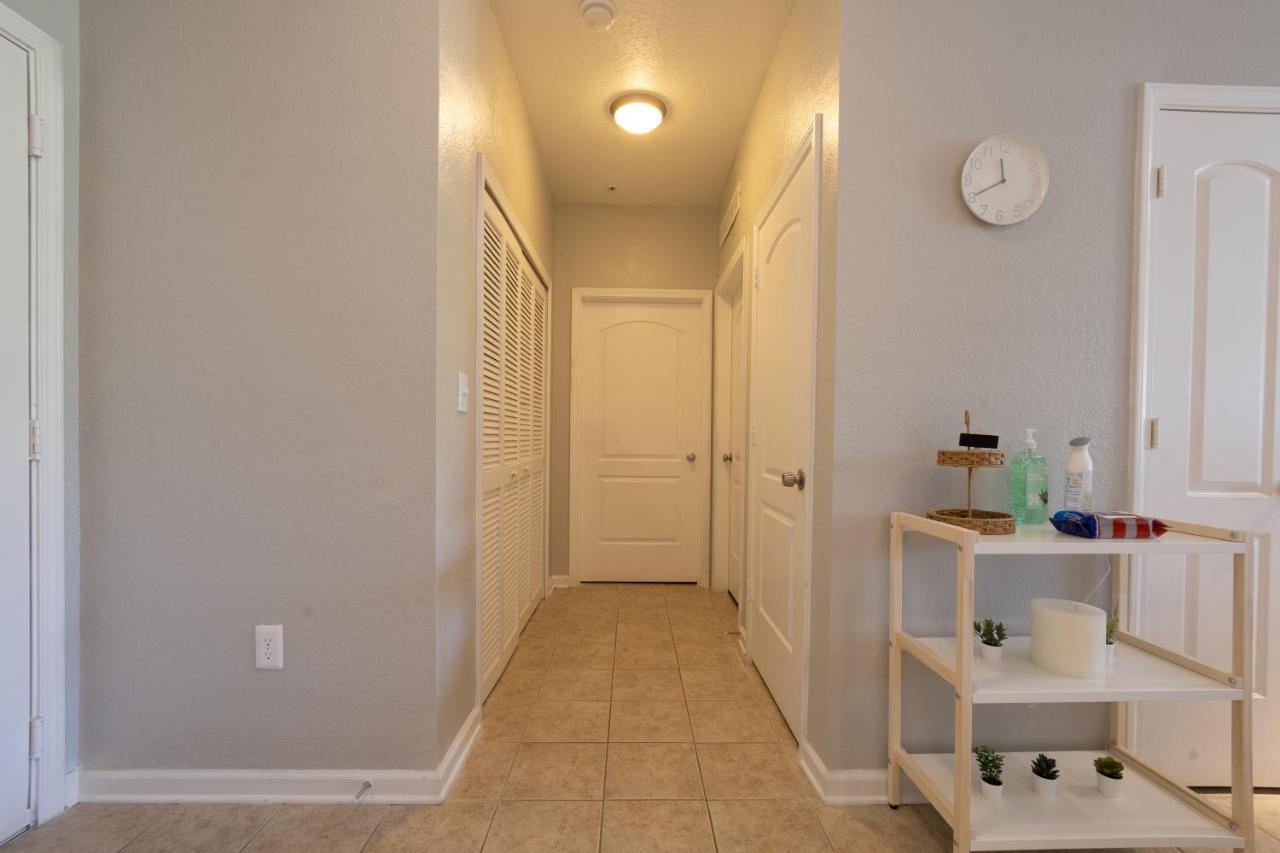 Apartment Luxurious 2-bed W/lake View And Amenities