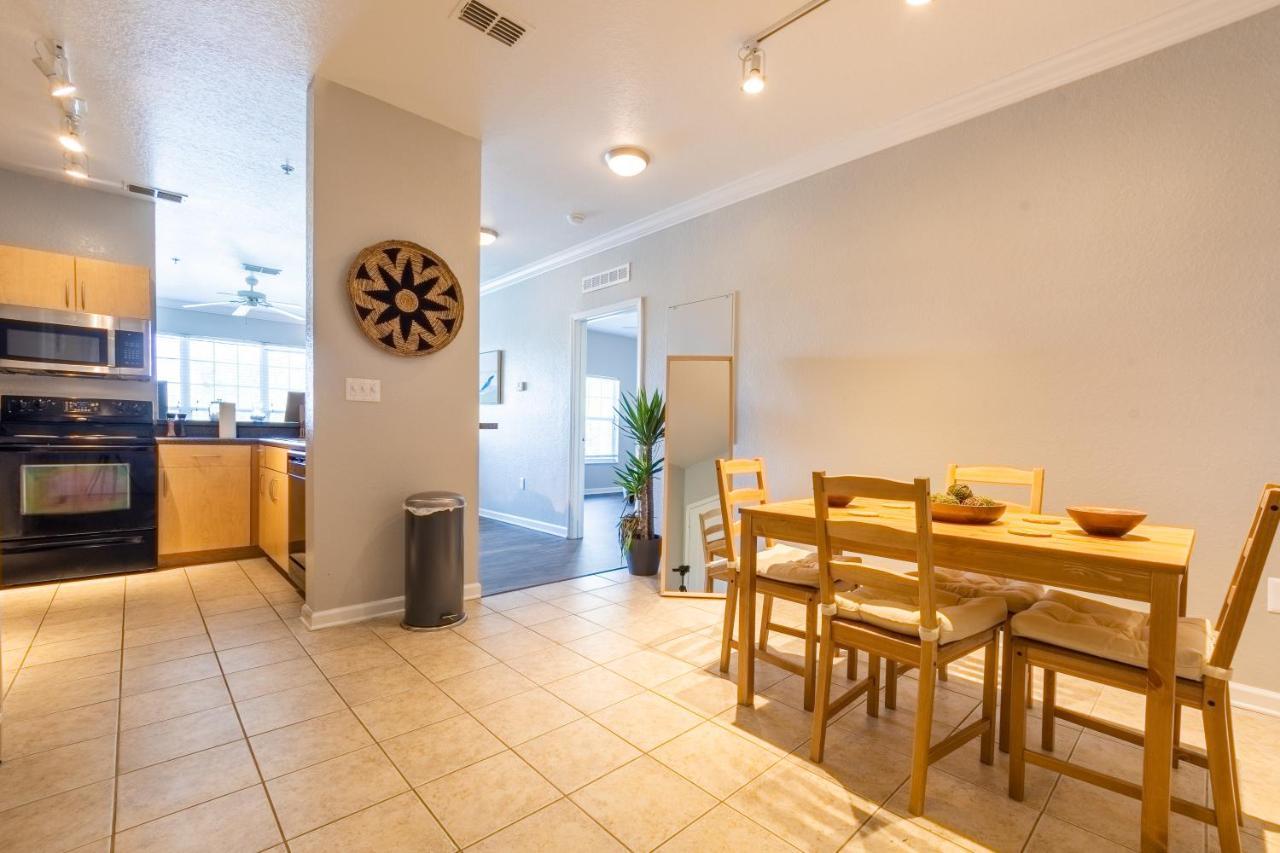 Luxurious 2-bed W/lake View And Amenities Apartment