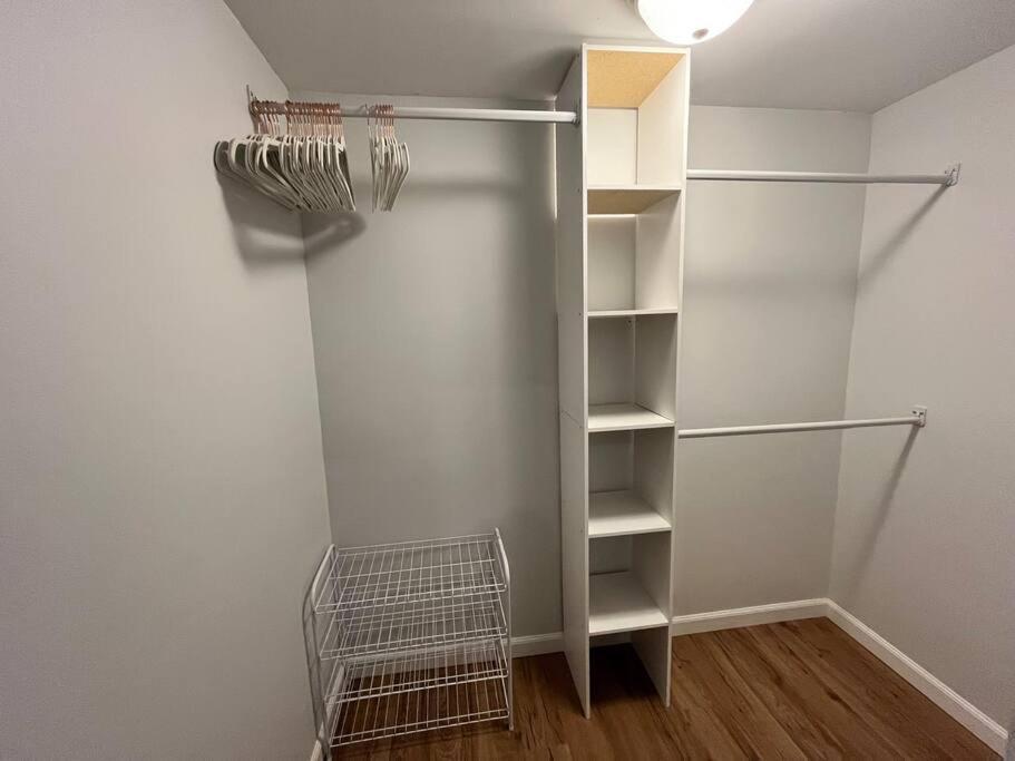 Apartment Chic, Spacious, Cozy Great Location! Orlando