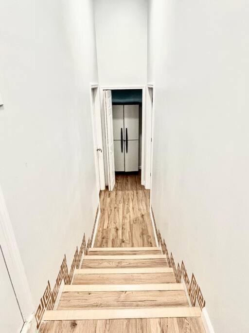 Chic, Spacious, Cozy Great Location!