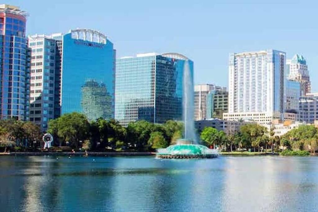Chic, Spacious, Cozy Great Location! Apartment Orlando