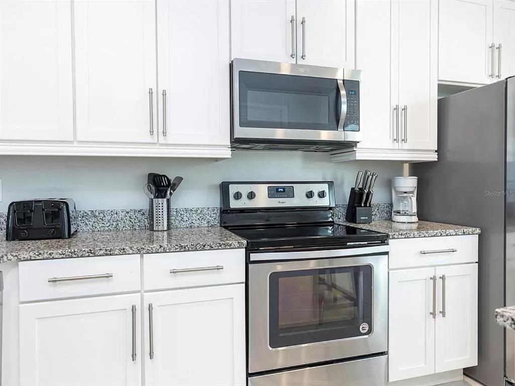 Luxurious 6 Bedroom With Private Pool &