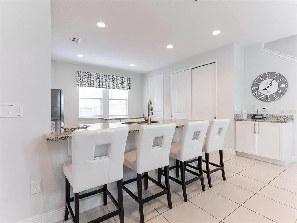 Luxurious 6 Bedroom With Private Pool & Orlando