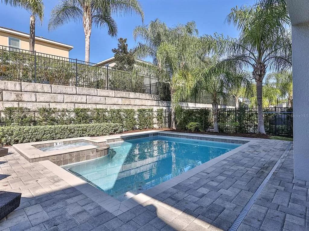 Luxurious 6 Bedroom With Private Pool &