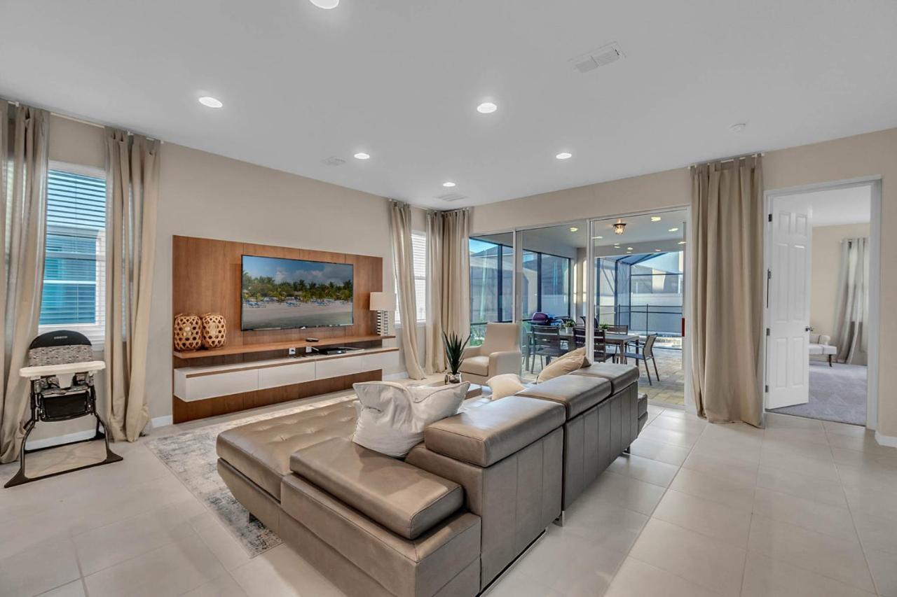 5 Bedrooms - 5,5 Bathrooms - Solara 9026 Pc