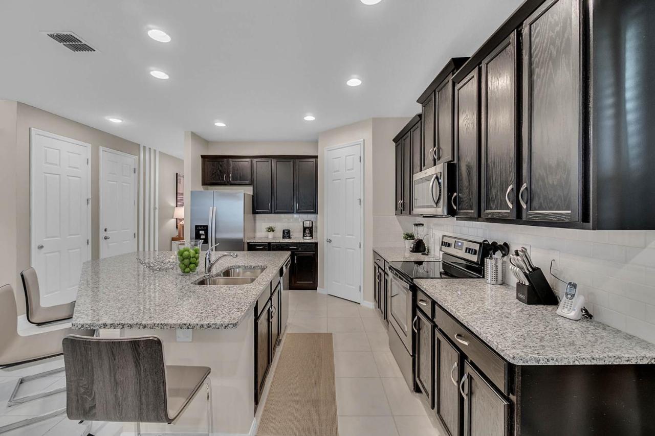 5 Bedrooms - 5,5 Bathrooms - Solara 9026 Pc Holiday home *