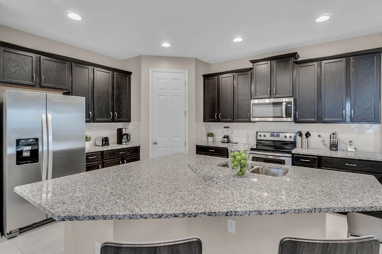 5 Bedrooms - 5,5 Bathrooms - Solara 9026 Pc