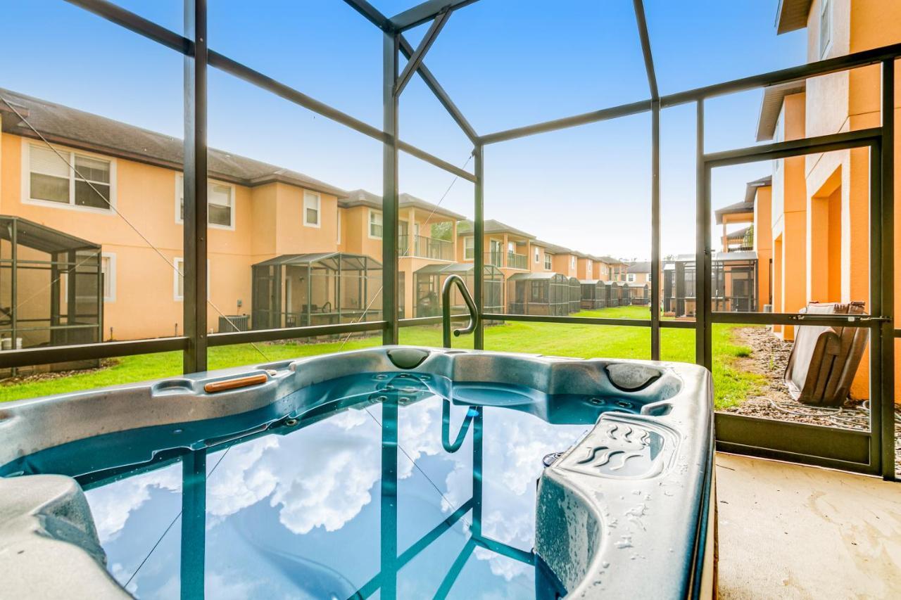 Modern Retreat At Regal Oaks *