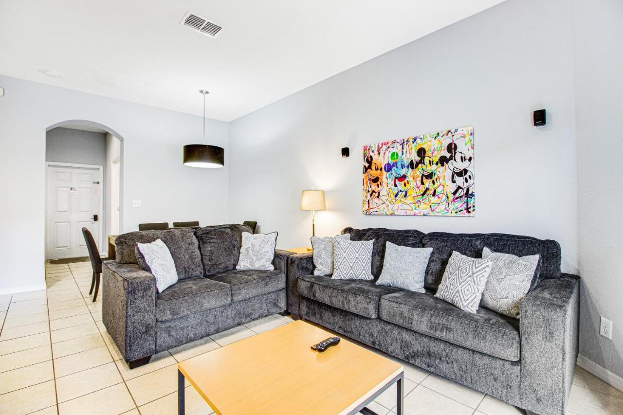 Holiday home Modern Retreat At Regal Oaks *