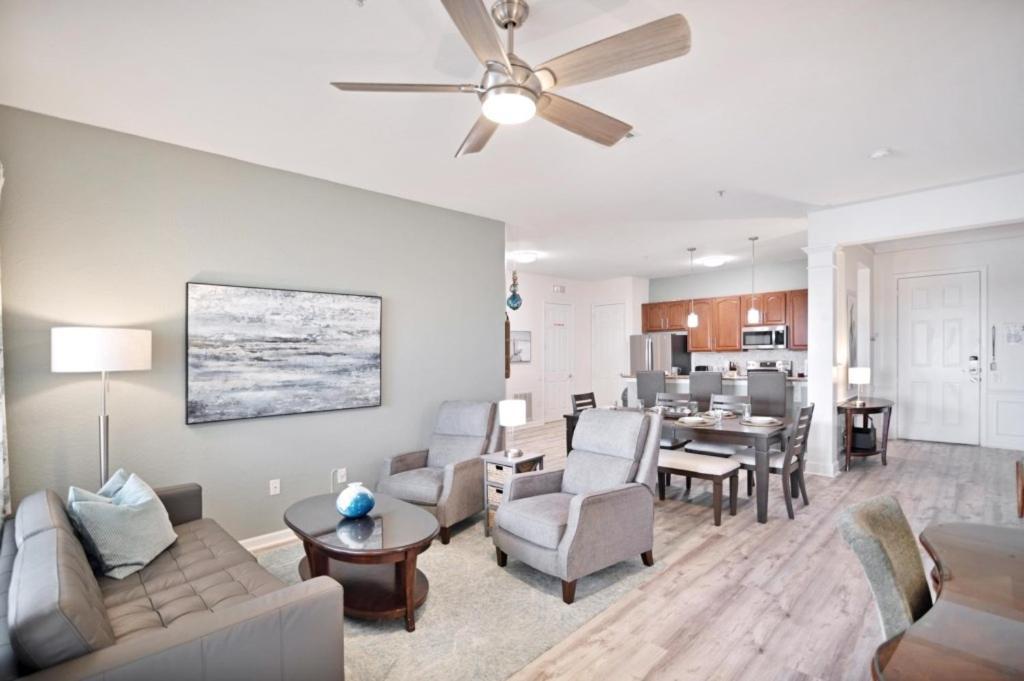 3 Bed Penthouse Near Convention Center!