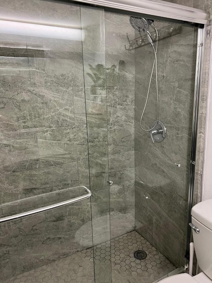 Apartment Amazing Studio, Close To All Attractions. *