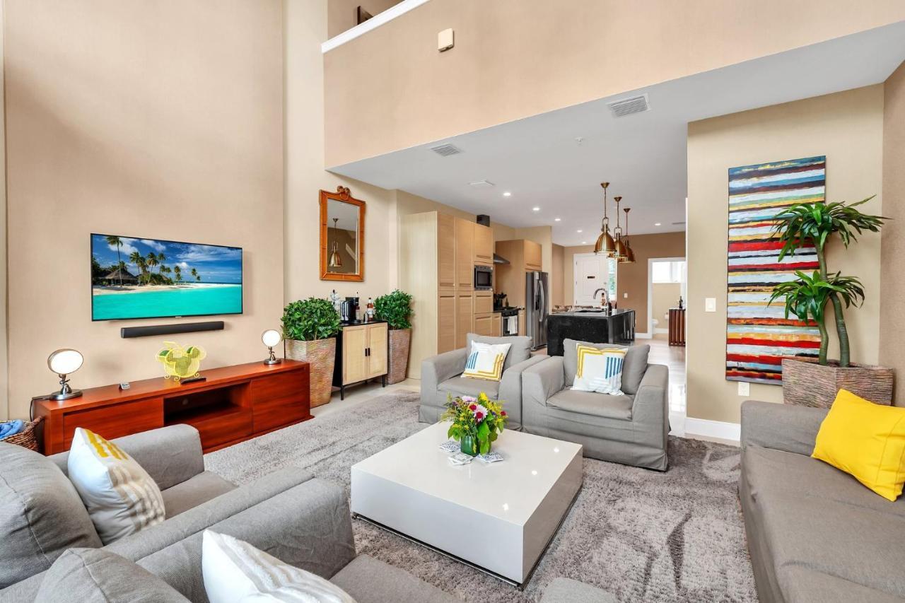 Villa Luxury Less Than A Mile From Disneyworld -bonus Elevator- *