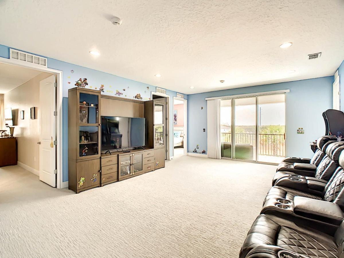 Stunning 11 Bedroom Themed House With Huge Pool Near Disney Holiday home