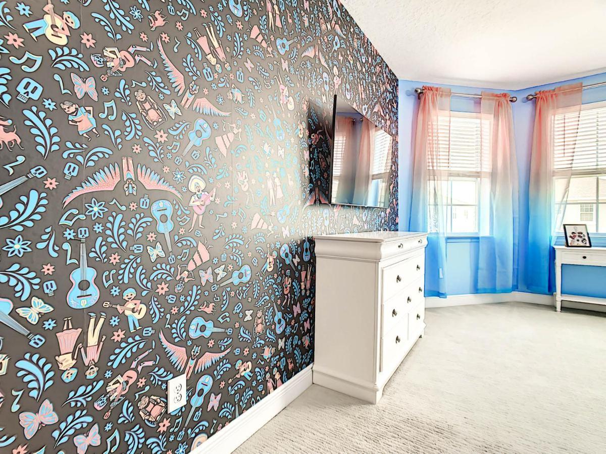 Stunning 11 Bedroom Themed House With Huge Pool Near Disney Holiday home *