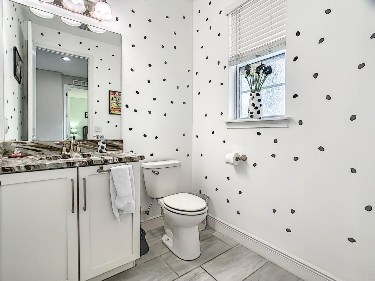 Stunning 11 Bedroom Themed House With Huge Pool Near Disney *