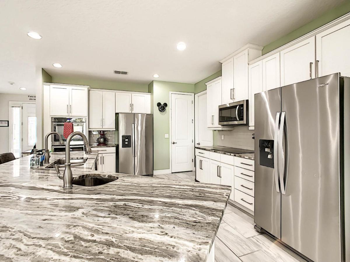 Stunning 11 Bedroom Themed House With Huge Pool Near Disney Holiday home