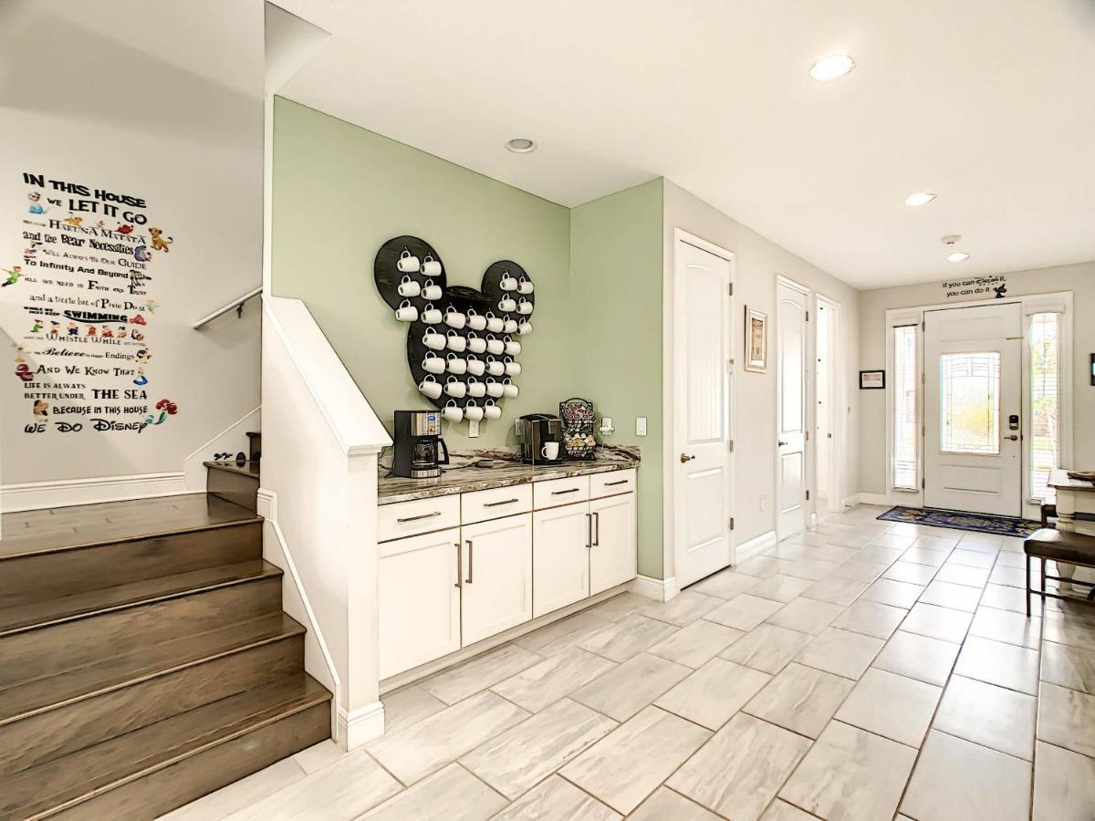 Stunning 11 Bedroom Themed House With Huge Pool Near Disney Holiday home