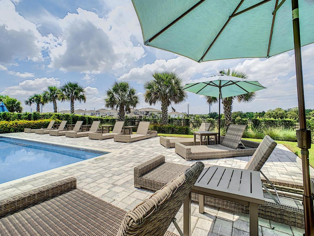 Stunning 11 Bedroom Themed House With Huge Pool Near Disney Holiday home
