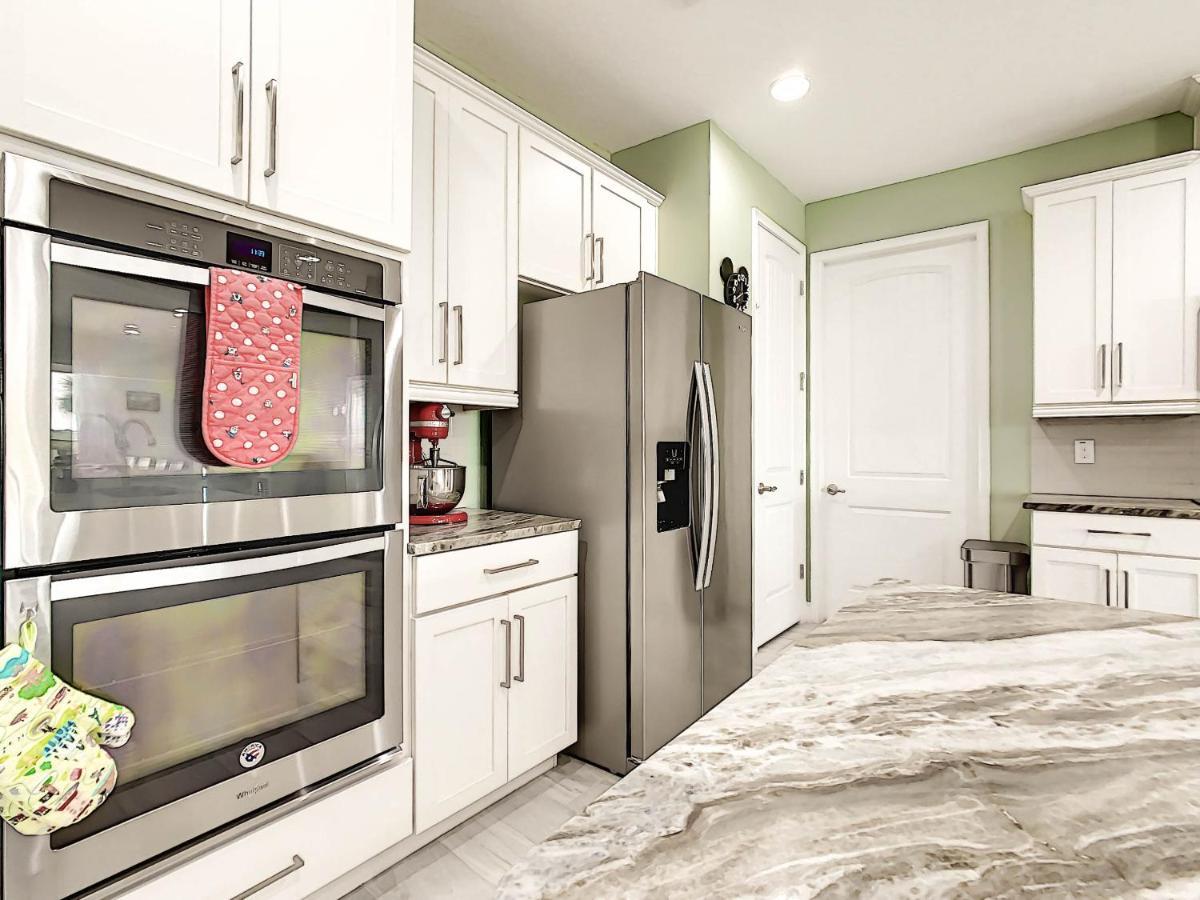 Stunning 11 Bedroom Themed House With Huge Pool Near Disney Holiday home Orlando