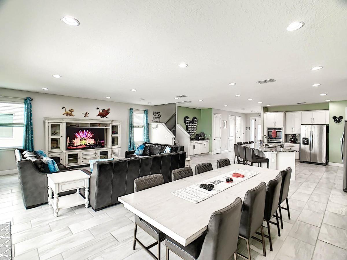 Stunning 11 Bedroom Themed House With Huge Pool Near Disney *