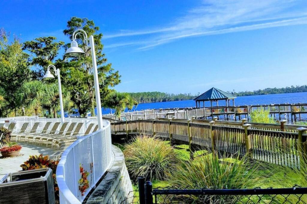 2 Bedroom With Spectacular Views Apartment *