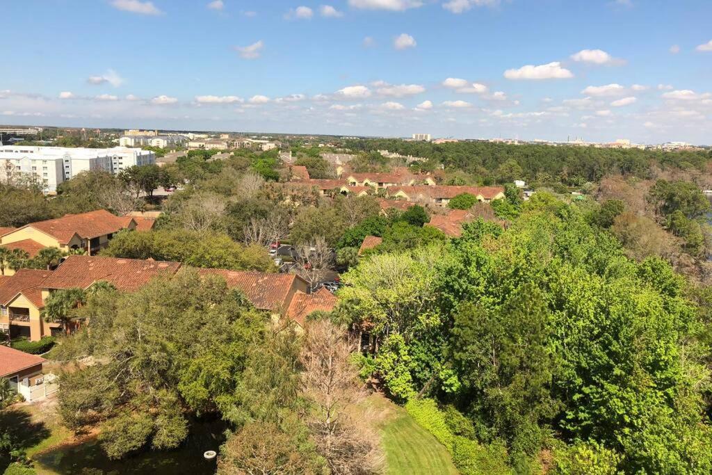 2 Bedroom With Spectacular Views Apartment *