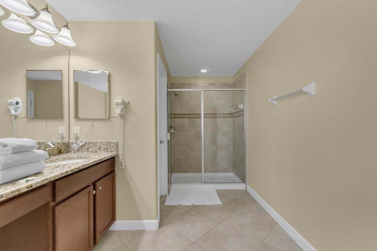 5 Bedrooms - 5 Bathrooms - Paradise Palms 2948 Bp