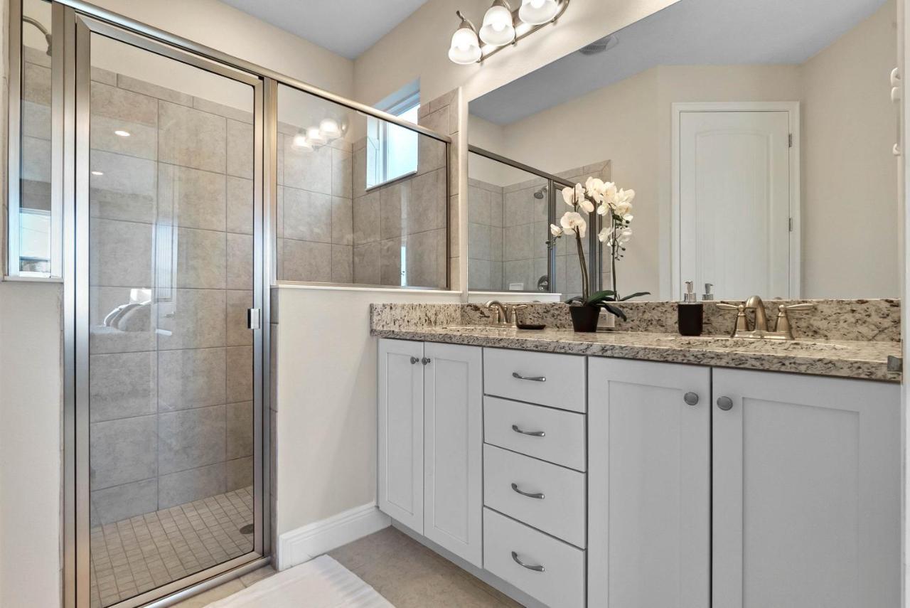 6 Bedrooms - 6 Bathrooms - Encore 7767 Wd