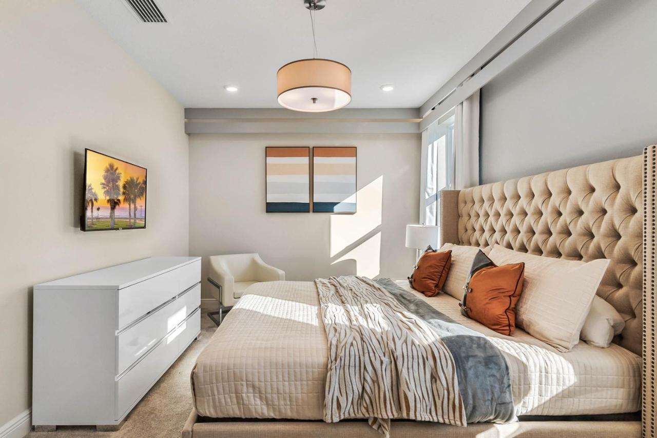 6 Bedrooms - 6 Bathrooms - Encore 7767 Wd