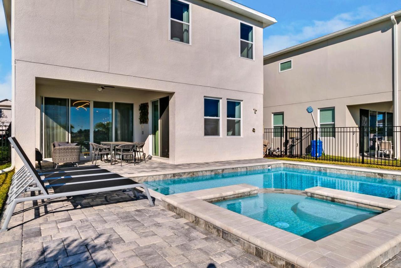6 Bedrooms - 6 Bathrooms - Encore 7767 Wd * Orlando