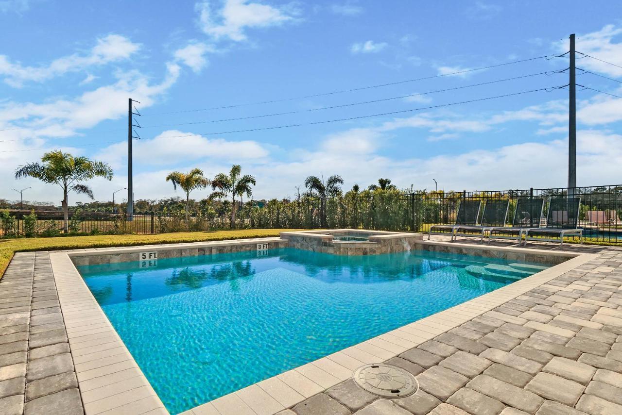 6 Bedrooms - 6 Bathrooms - Encore 7767 Wd