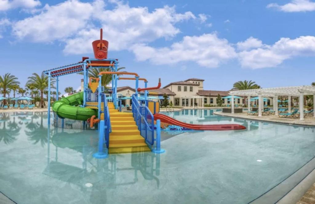 5 Bedrooms - 4,5 Bathrooms - Windsor At Westside 8928 Sa Holiday home