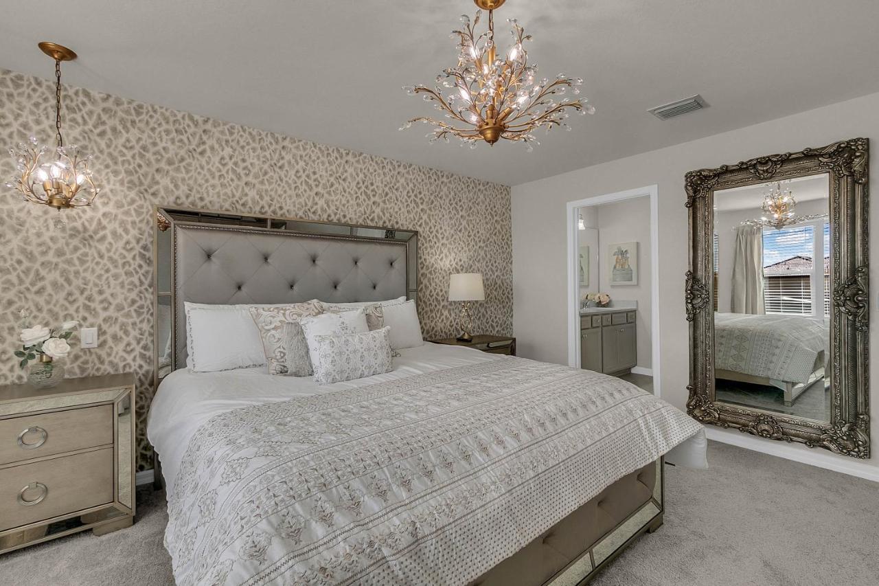 5 Bedrooms - 4,5 Bathrooms - Windsor At Westside 8928 Sa