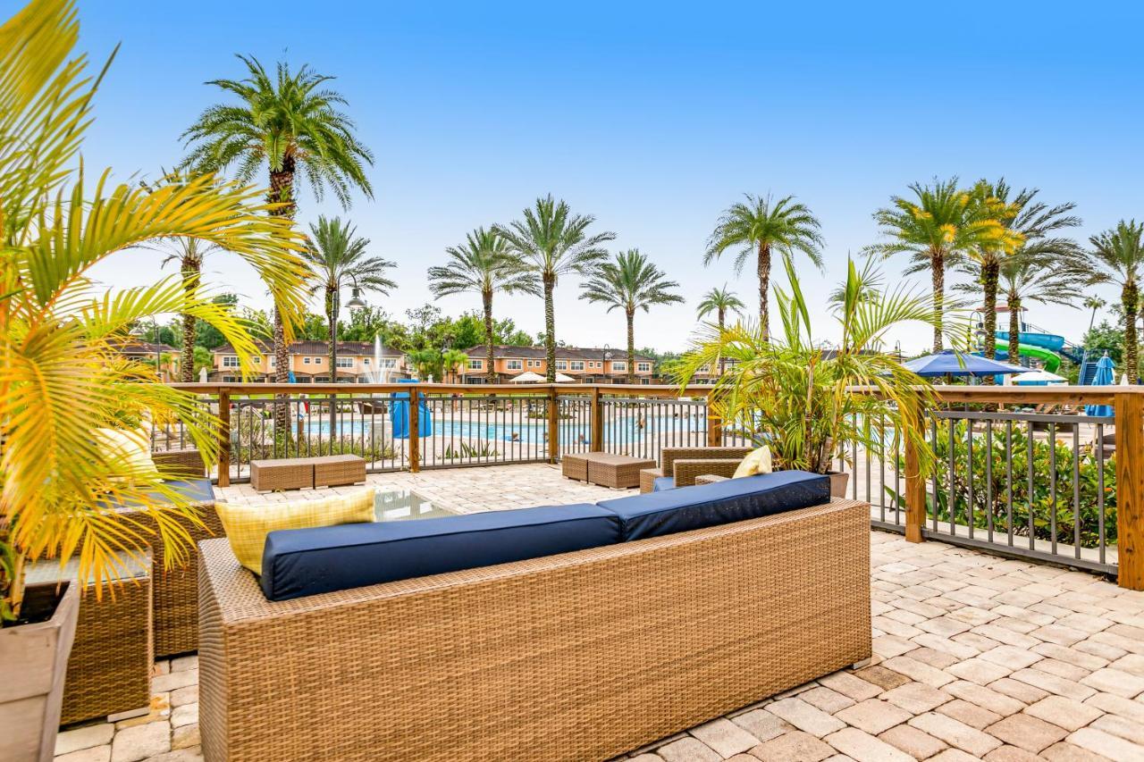 Modern Retreat At Regal Oaks *