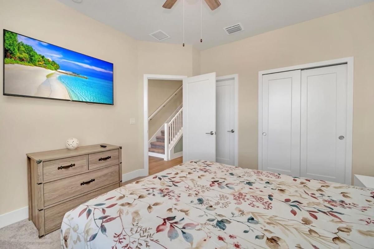 Modern Retreat * Orlando
