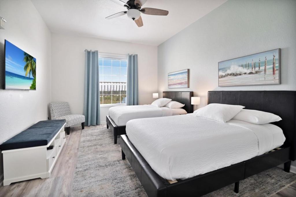Apartment 3 Bed Penthouse Near Convention Center!
