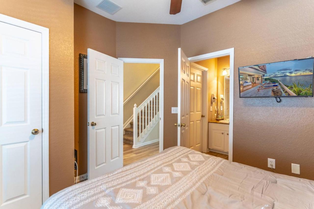 2582 Windsor Hills Holiday home