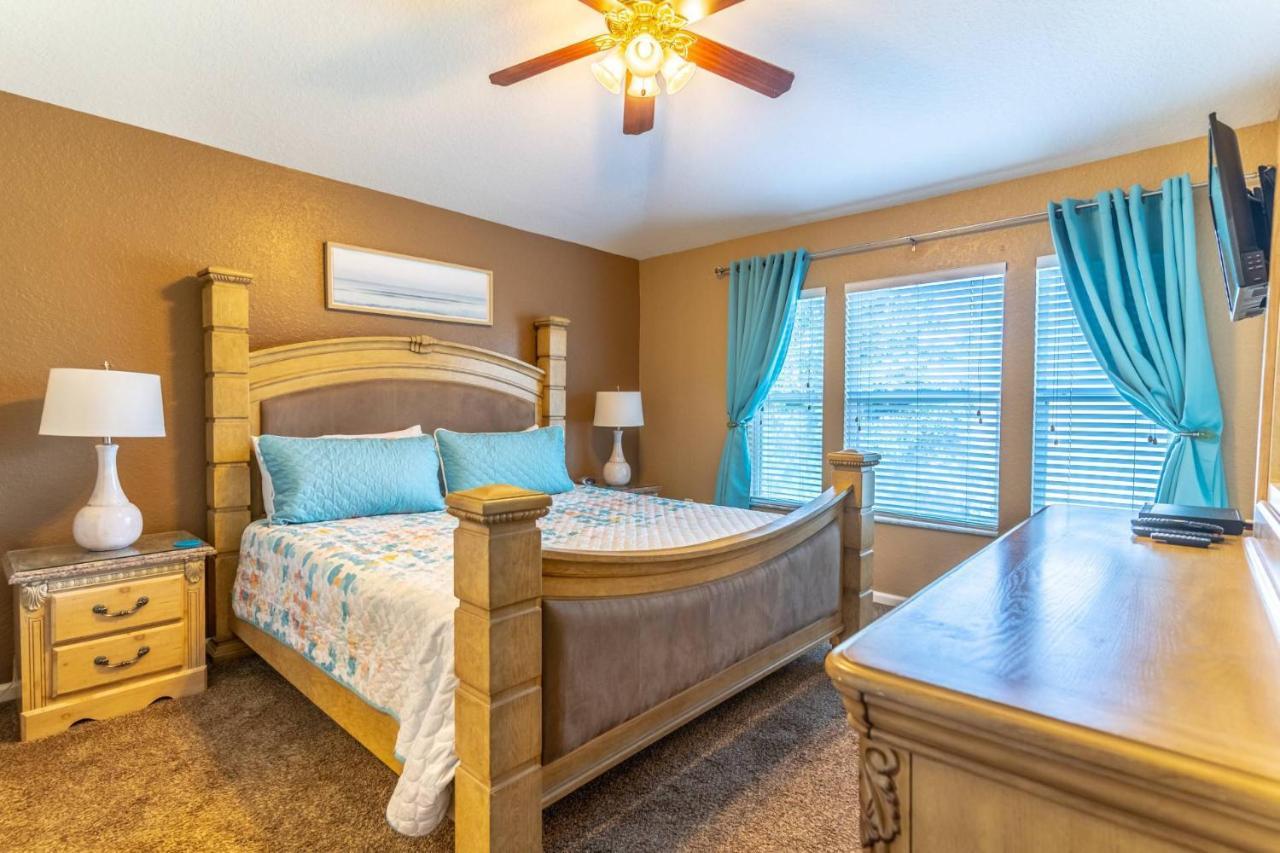 2582 Windsor Hills