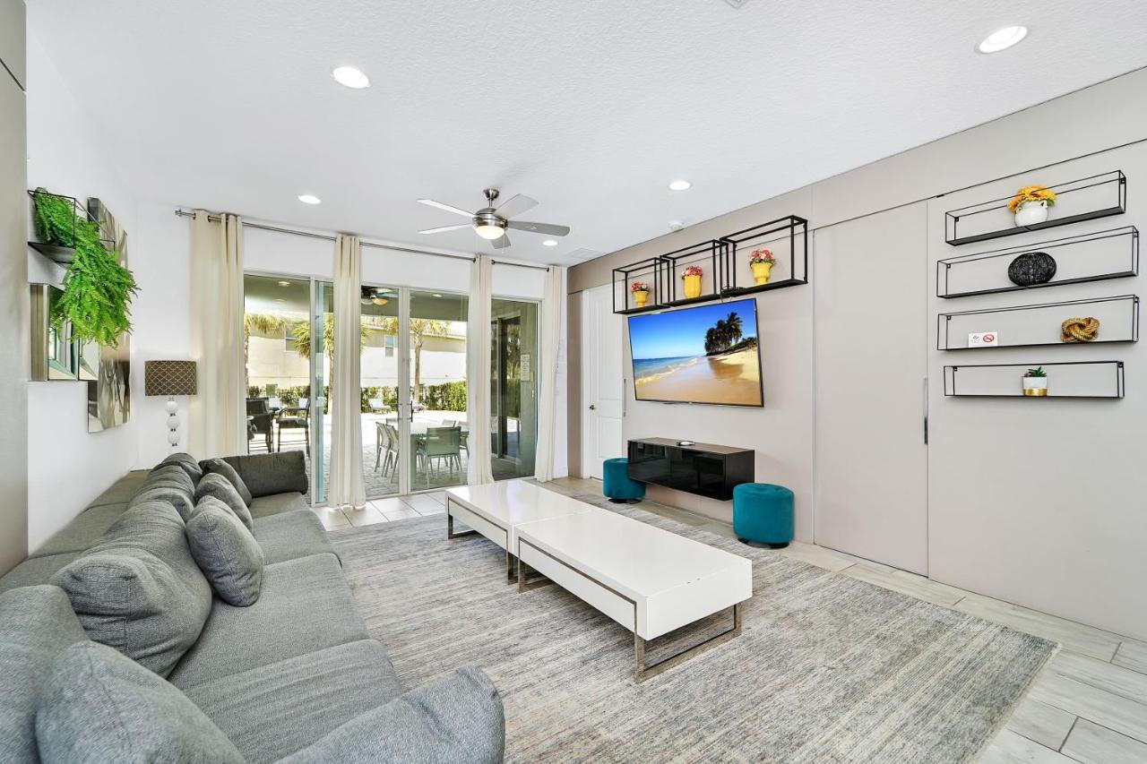 Breathtaking With Theater Near World By Rentyl - 7703g Holiday home *