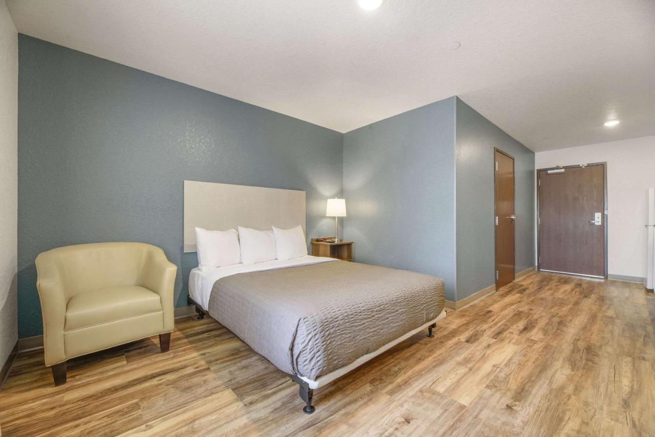Hotel Woodspring I-4 & Convention Center 2*