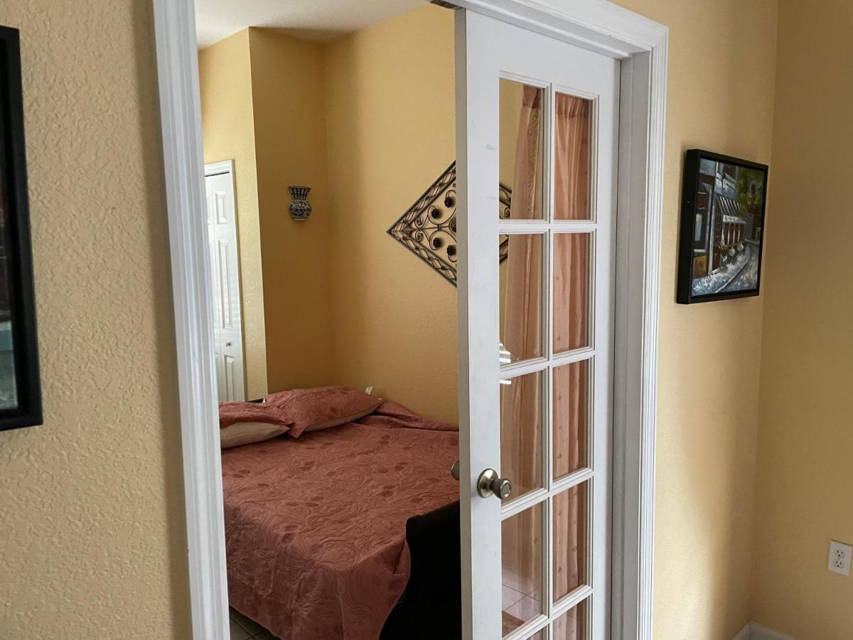 Holiday home Windsor Hill W Pool, 5 Min From