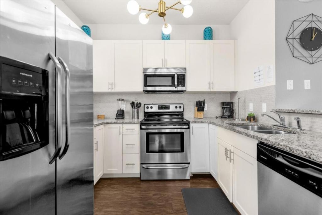 Holiday home 4 Bedrooms - 3 Bathrooms - Lucaya Village 21-101 *