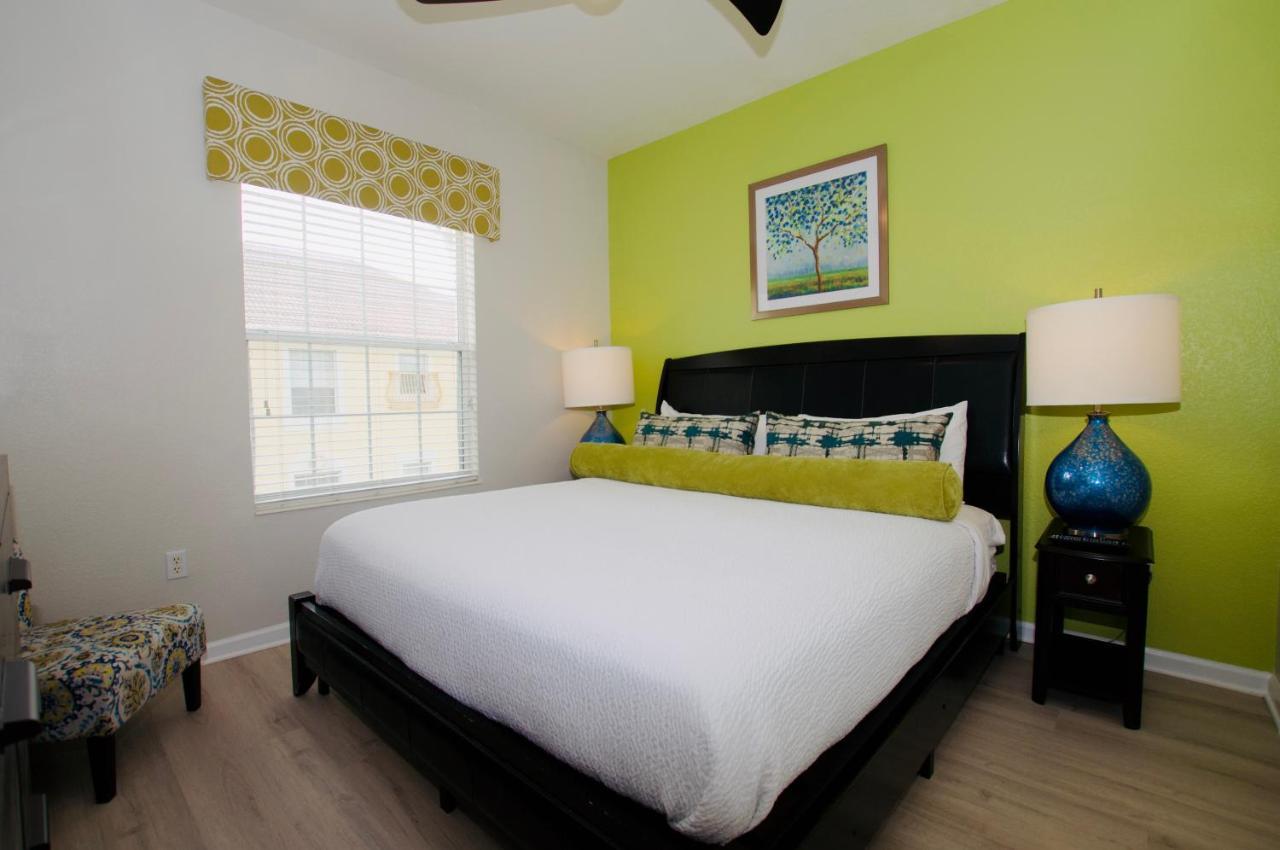 Vista Cay Standard 2 Bedroom Apartment