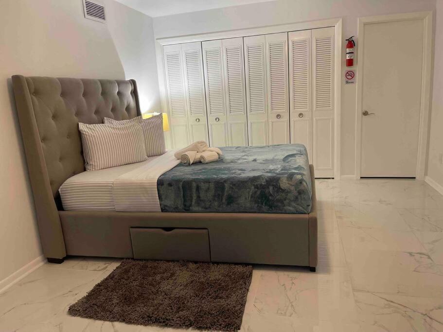 Entire Deluxe Studio In Near Disney Universal Studio Airpot And The Convention Center
