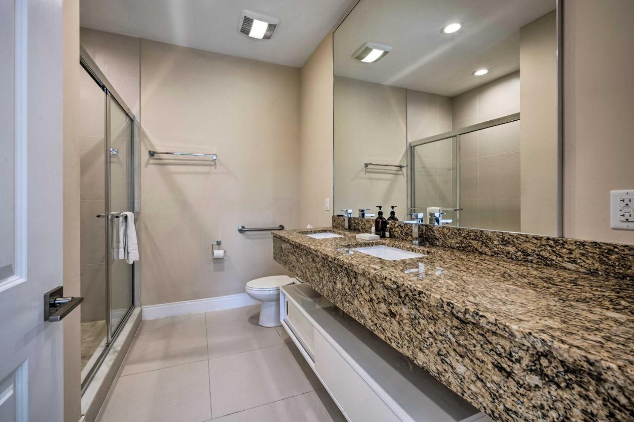 Upscale Townhome Close To Walt World!