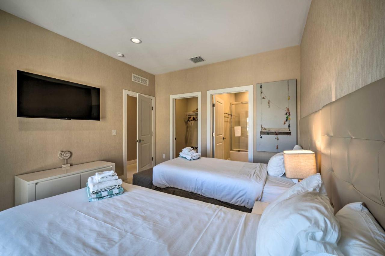 Upscale Townhome Close To Walt World!