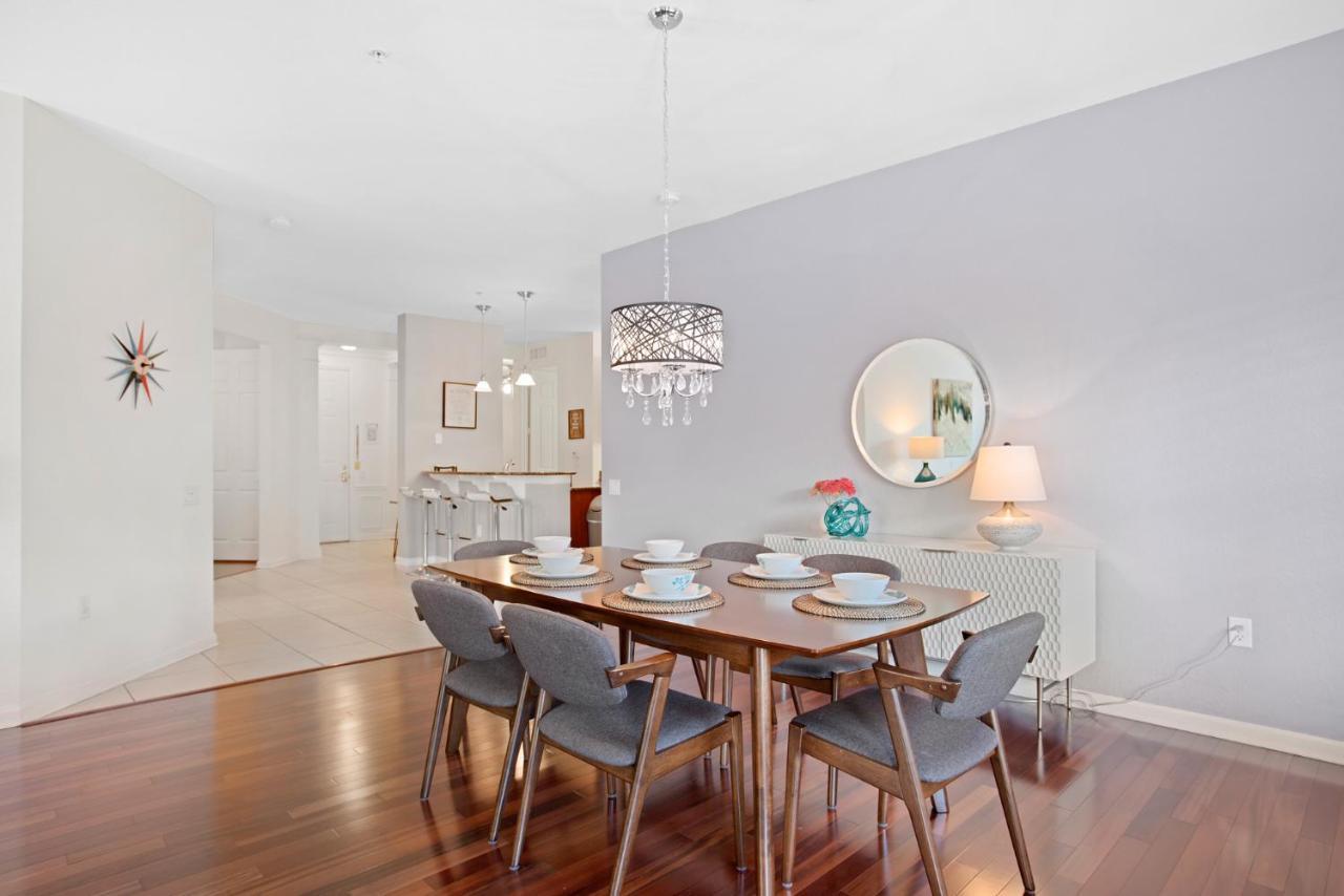 Stylish Vista Cay Luxury Oasis Near Theme Parks Walk To The Convention Center And Int'l Drive Holiday home *
