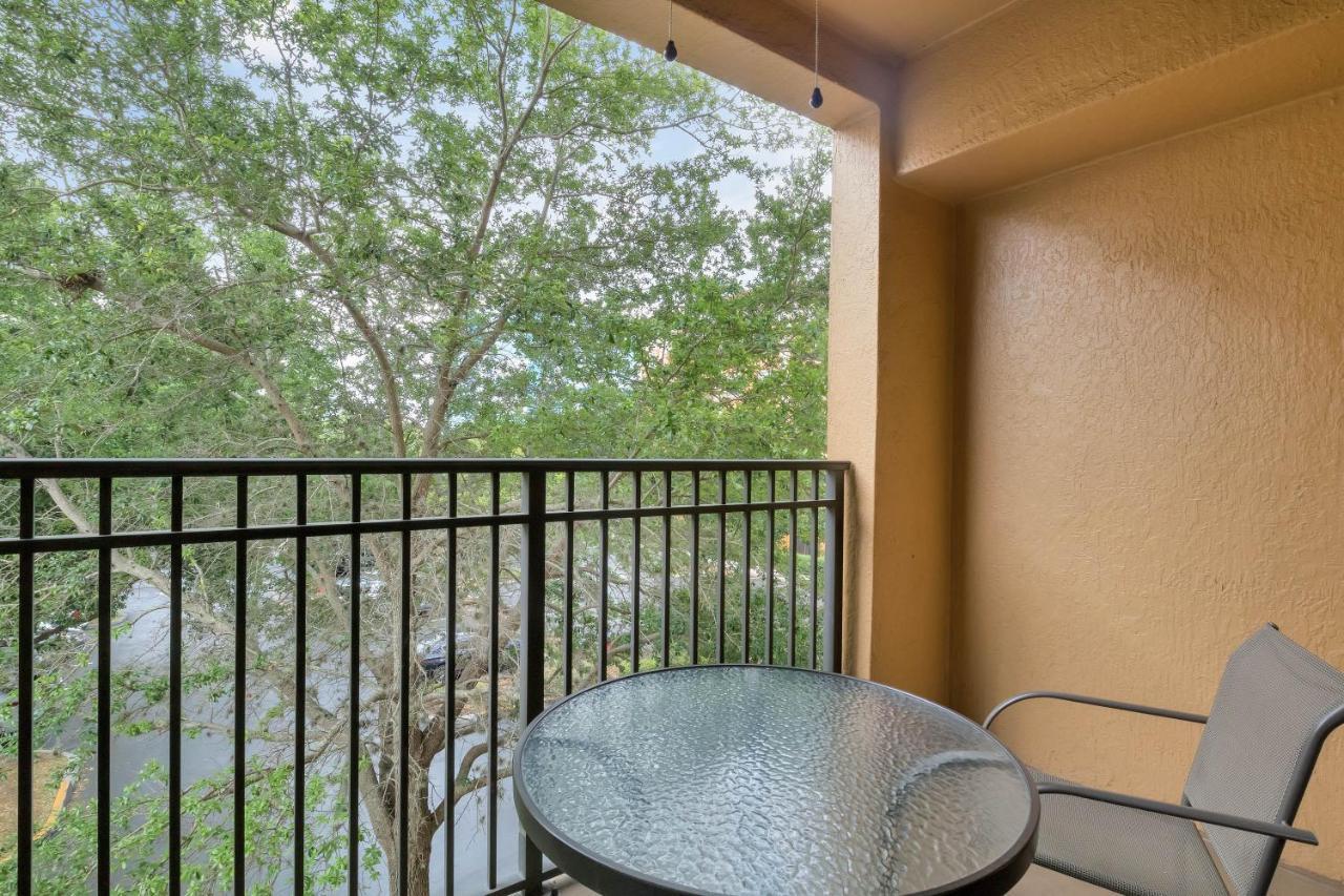 Designer 3br/2ba Corner - & Universal