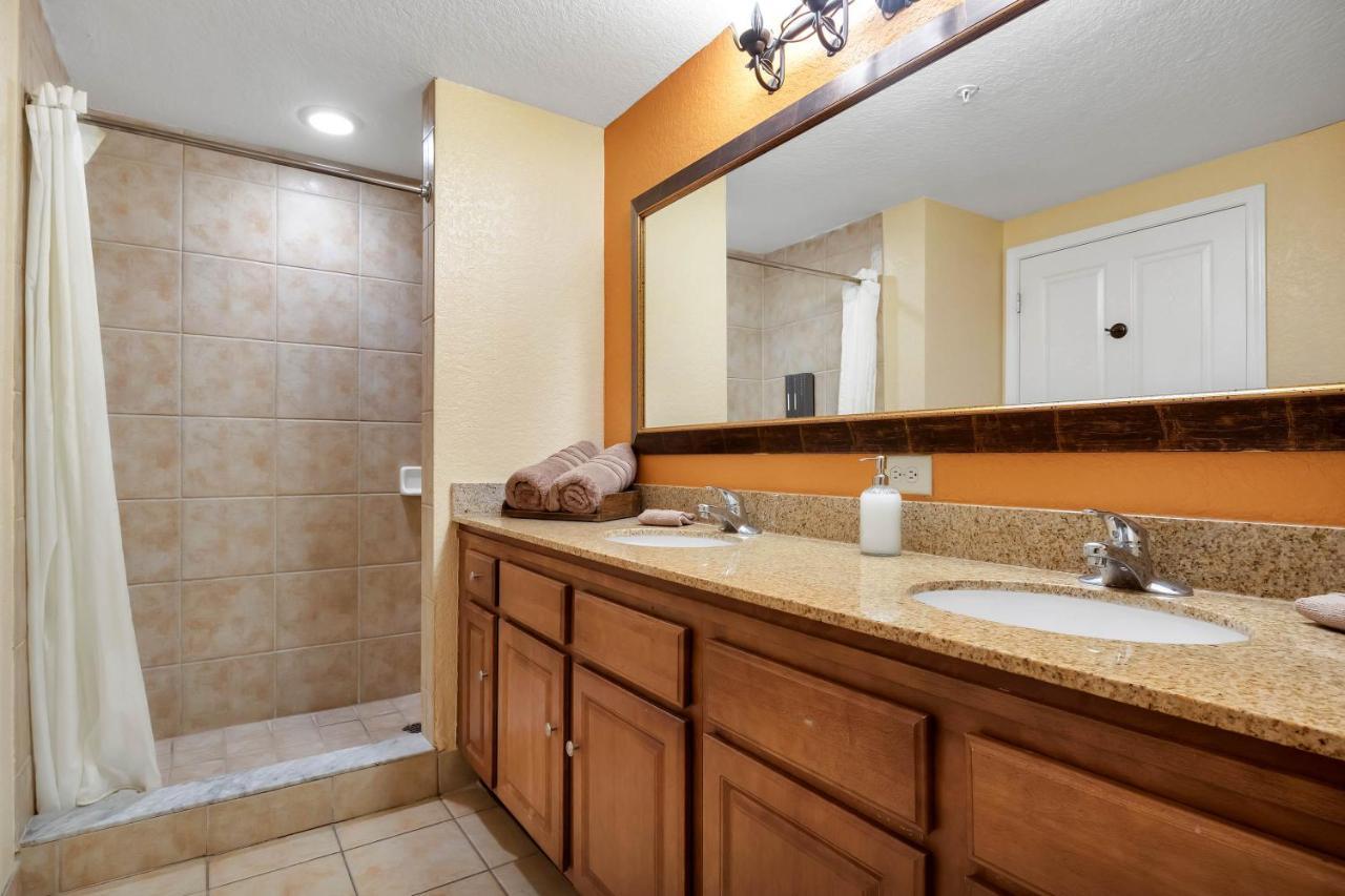 Designer 3br/2ba Corner - & Universal Apartment *